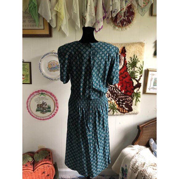 80's VTG Stuart Alan Petites green geometric patterned lace midi length day dres - Picture 3 of 5